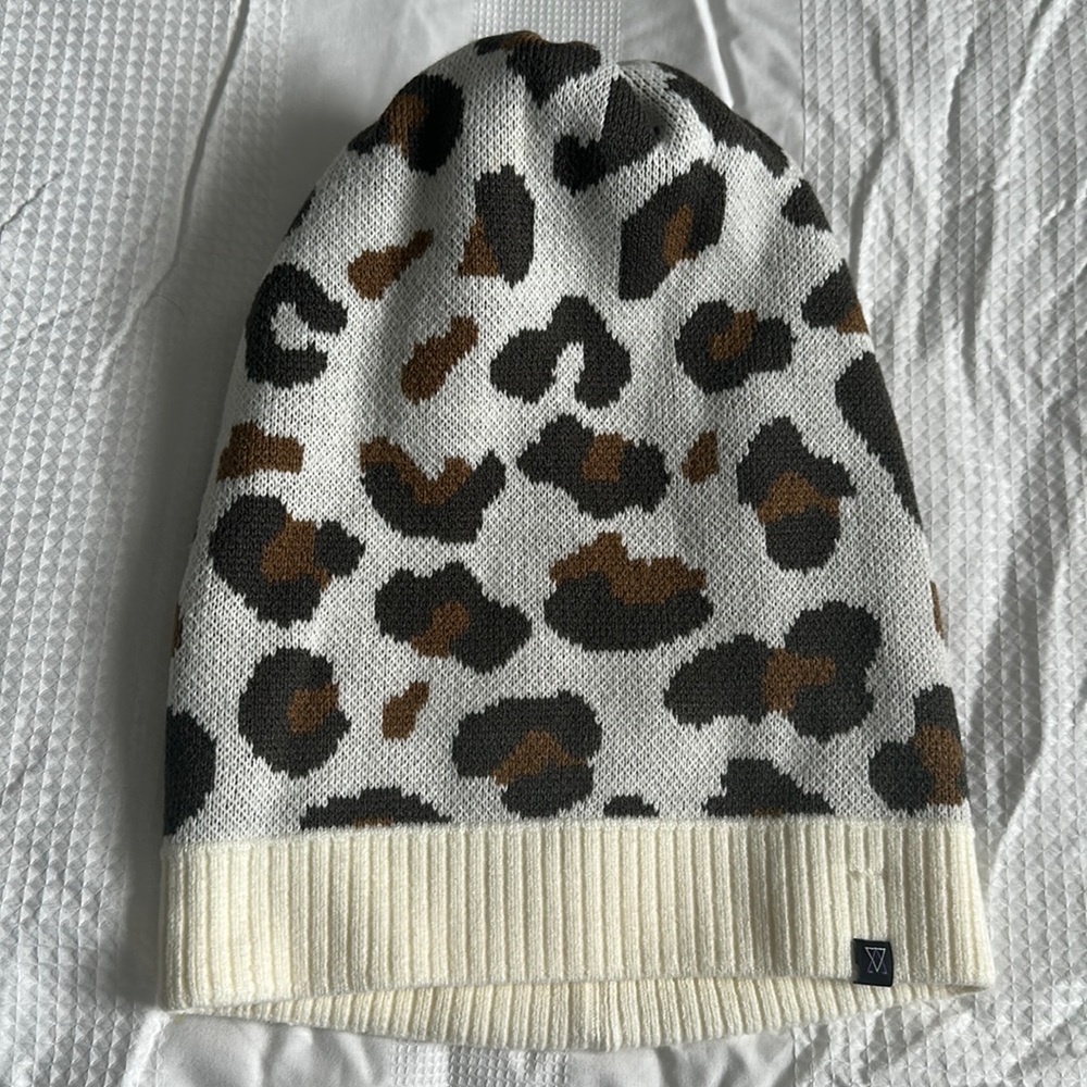 Talulah leopard beanie